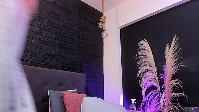 Maite Smith  online show from October 13, 12:39 pm