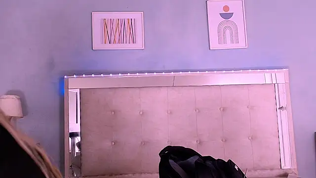 Snapshot of Emily_Castillo_1 chatting on September 27, 4:54 am Emily Castillo 1 online show from September 27, 4:54 am