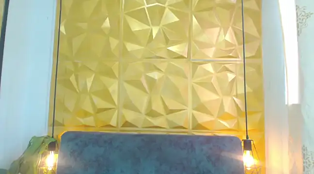 Small Hot19 online show from March 17, 5:23 pm