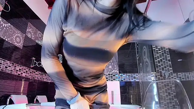 Small Hot19 online show from October 10, 11:44 am