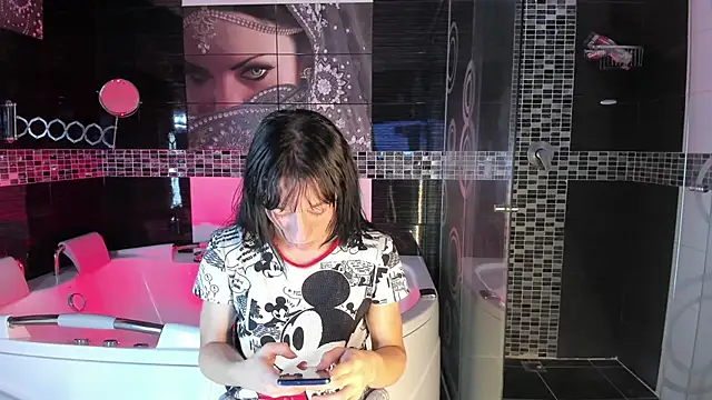 Small Hot19 online show from October 15, 11:10 am