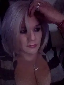 deedeelove82 online show from January 19, 1:42 pm