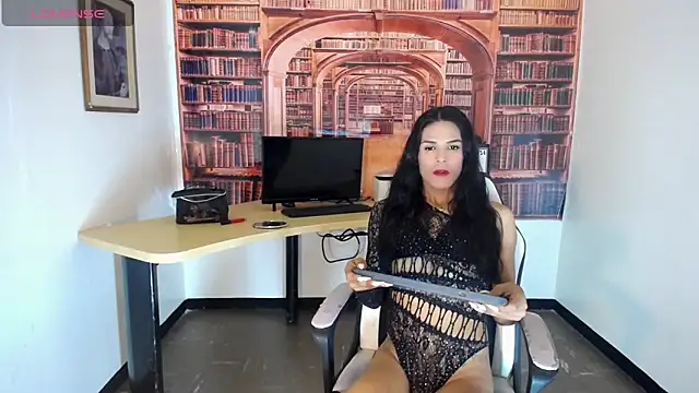 Snapshot of alexsandra_kiss chatting on March 12, 8:10 pm alexsandra kiss online show from March 12, 8:10 pm