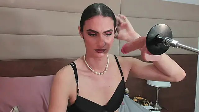 Snapshot of shantall_skinny chatting on October 1, 2:01 am shantall skinny online show from October 1, 2:01 am
