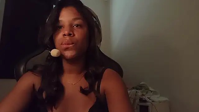 Snapshot of cammydebora chatting on September 28, 7:24 pm cammydebora online show from September 28, 7:24 pm
