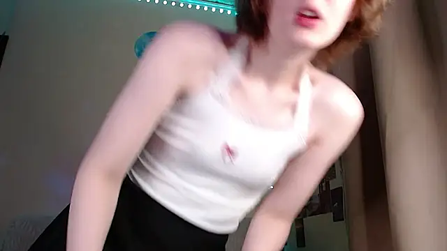 Snapshot of c0ralynx chatting on March 22, 7:42 pm c0ralynx online show from March 22, 7:42 pm