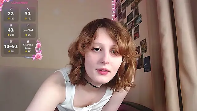 Snapshot of c0ralynx chatting on October 5, 9:36 pm c0ralynx online show from October 5, 9:36 pm