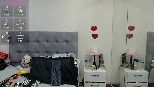 ScarlettGreen  online show from March 3, 11:50 am