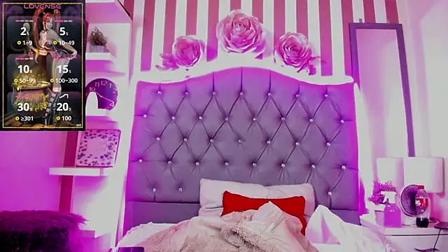 Snapshot of Samantha_Evans_18 chatting on October 7, 4:13 am Samantha Evans 18 online show from October 7, 4:13 am