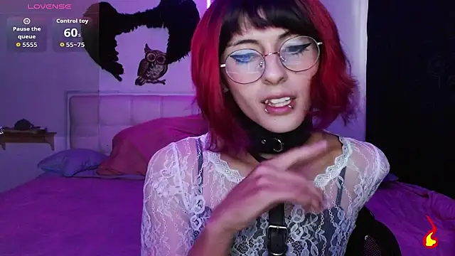 Snapshot of goth_minerva chatting on October 9, 2:18 pm goth minerva online show from October 9, 2:18 pm