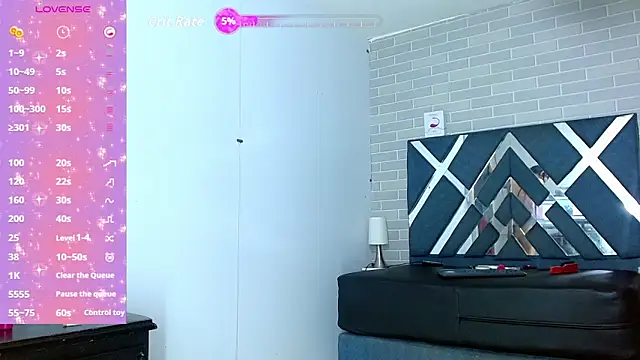 Snapshot of Raven_Doll19 chatting on October 1, 2:34 am Raven Doll19 online show from October 1, 2:34 am