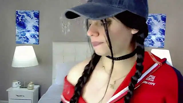 Snapshot of maddissonivanova chatting on September 18, 7:30 pm maddissonivanova online show from September 18, 7:30 pm