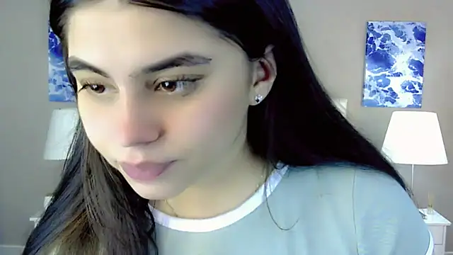 Snapshot of maddissonivanova chatting on October 4, 7:14 pm maddissonivanova online show from October 4, 7:14 pm