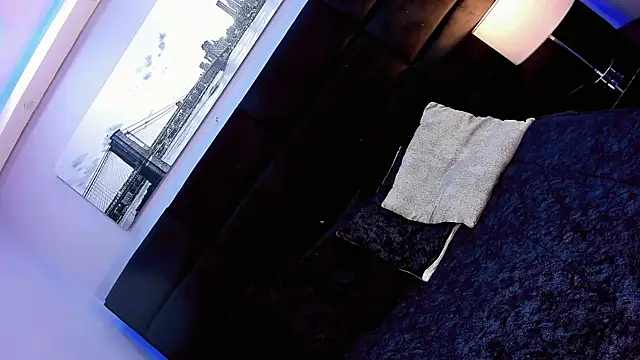 Valeria Rouss online show from November 9, 12:50 pm