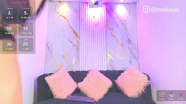 Snapshot of Mhiaa_Sweet chatting on October 9, 12:28 pm Mhiaa Sweet online show from October 9, 12:28 pm