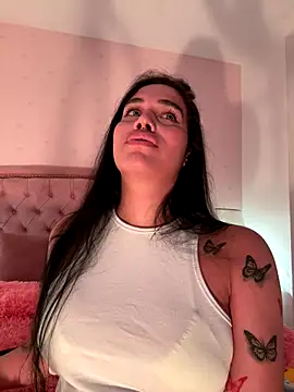 Snapshot of Bella__Wood chatting on September 26, 8:50 pm Bella Wood online show from September 26, 8:50 pm