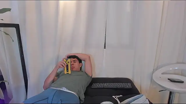 Rosaly Rodman online show from November 18, 9:15 pm