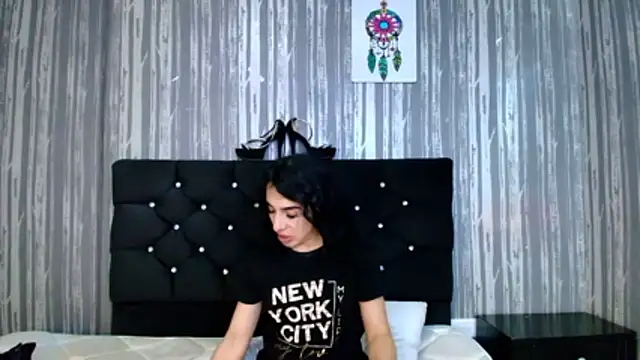 Alicee Moonn online show from December 20, 12:27 am