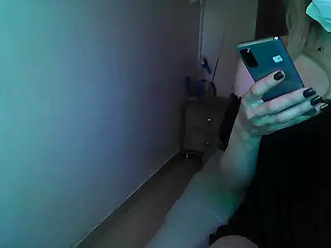 Snapshot of mrlolimirass chatting on October 10, 3:18 am mrlolimirass online show from October 10, 3:18 am