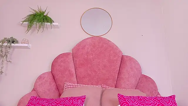 TiffValentinee  online show from October 14, 7:36 pm