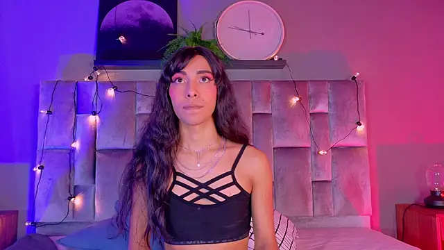 TiffValentinee  online show from October 18, 3:10 am