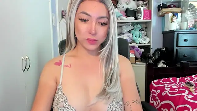 TeenageDreamTS online show from October 24, 6:57 pm