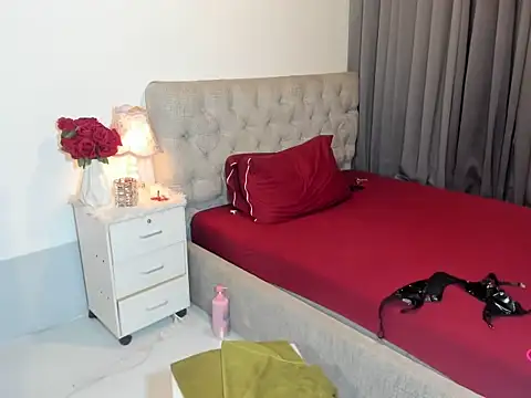 Iamyourbabyalicia online show from February 7, 6:03 pm