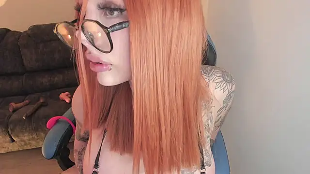 Snapshot of Scarbadgirl_ chatting on September 14, 3:23 am Scarbadgirl online show from September 14, 3:23 am