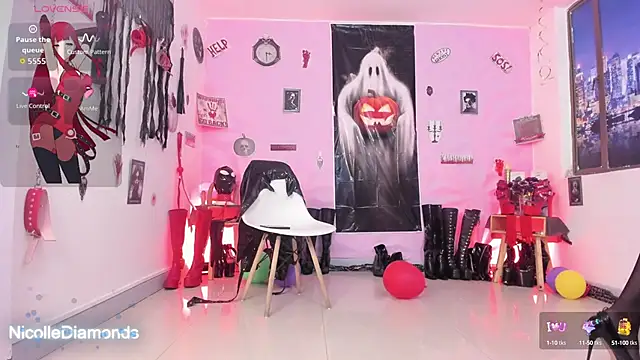 Snapshot of NicolleDiamonds_cg chatting on October 1, 1:44 pm NicolleDiamonds cg online show from October 1, 1:44 pm