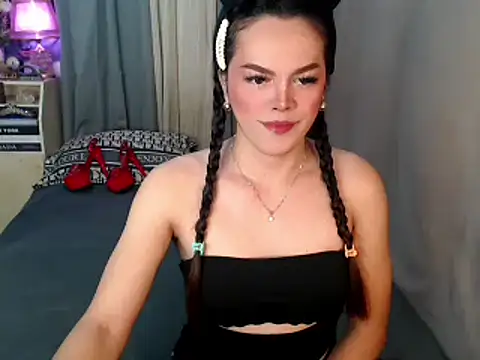 Snapshot of Xbellatrix24 chatting on September 13, 7:30 pm Xbellatrix24 online show from September 13, 7:30 pm