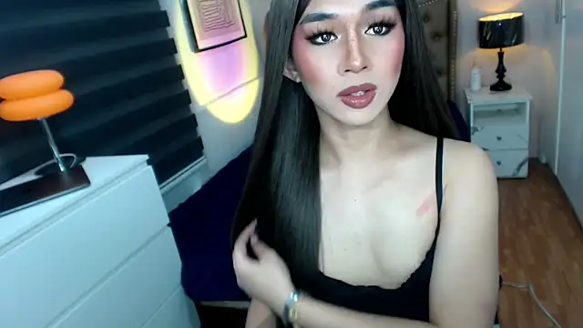 Snapshot of solana_imani chatting on October 6, 7:14 pm solana imani online show from October 6, 7:14 pm