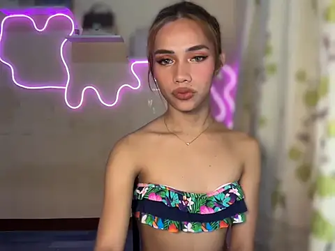 Lovelynikki03 online show from September 23, 6:36 pm