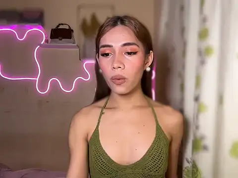 Lovelynikki03 online show from September 25, 9:00 pm