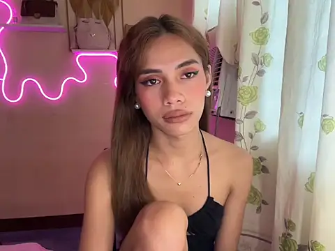 Lovelynikki03 online show from September 27, 10:08 pm