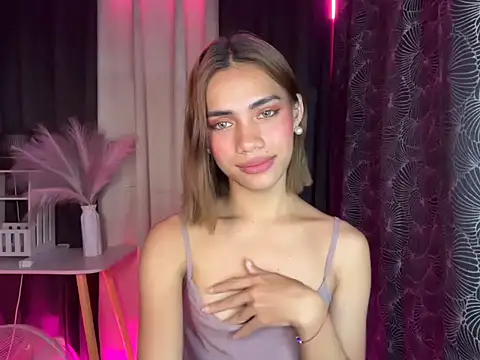 Lovelynikki03 online show from October 14, 6:52 pm