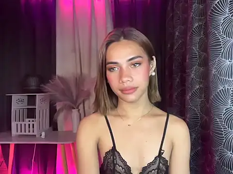 Lovelynikki03 online show from October 22, 4:42 pm