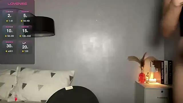 Demi Maddison online show from October 10, 4:41 pm