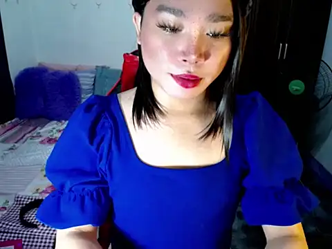 Snapshot of Urassiansweetcummer chatting on September 12, 3:04 am Urassiansweetcummer online show from September 12, 3:04 am