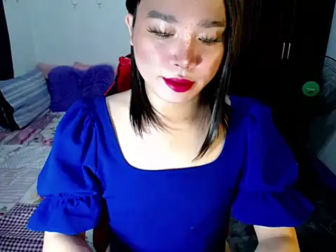 Snapshot of Urassiansweetcummer chatting on September 22, 2:17 am Urassiansweetcummer online show from September 22, 2:17 am