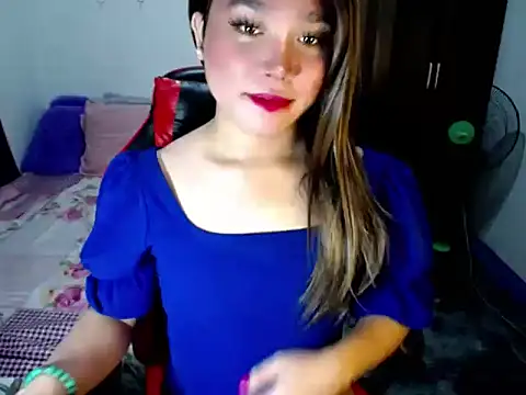Snapshot of Urassiansweetcummer chatting on October 10, 4:57 am Urassiansweetcummer online show from October 10, 4:57 am