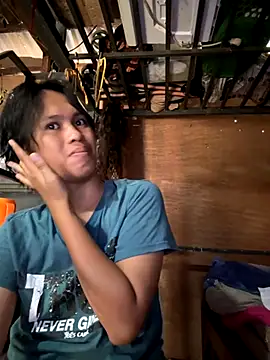 Snapshot of My_sweet_ladyboy chatting on September 9, 3:38 am My sweet ladyboy online show from September 9, 3:38 am