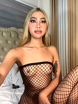 Snapshot of Innocent_yanixx69 chatting on October 7, 9:38 pm Innocent yanixx69 online show from October 7, 9:38 pm