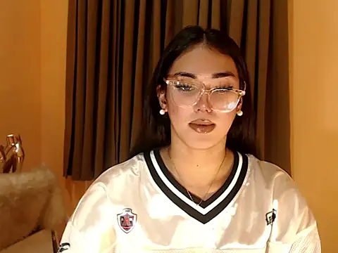 Snapshot of magnificent_kitana chatting on September 10, 11:31 am magnificent kitana online show from September 10, 11:31 am