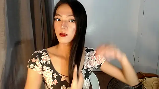Snapshot of slimladyxoxo chatting on September 8, 5:33 pm slimladyxoxo online show from September 8, 5:33 pm