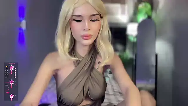 lilithpetitexasian99 online show from February 7, 6:25 pm