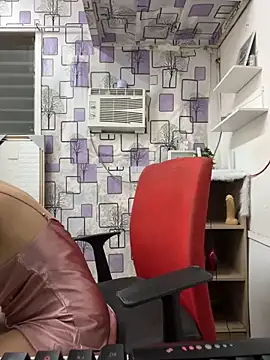 bigcock lucy online show from February 28, 5:19 pm