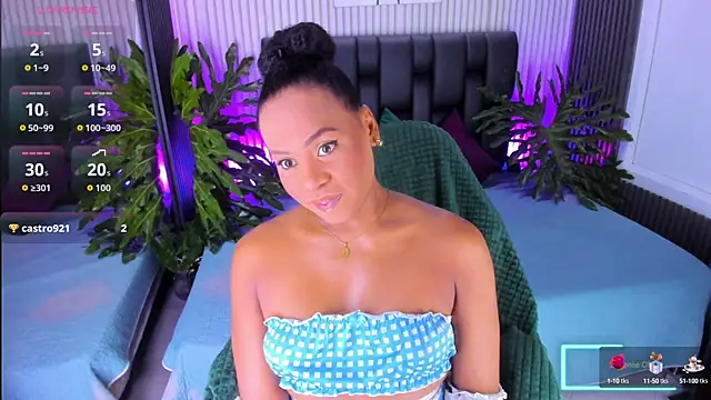 Snapshot of AriebonyBrooke chatting on October 6, 11:43 am AriebonyBrooke online show from October 6, 11:43 am