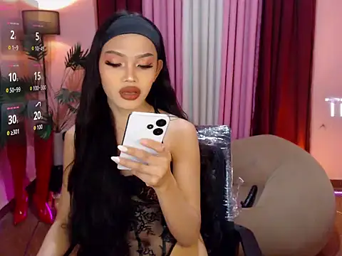 Snapshot of Asianprincess69 chatting on October 6, 8:25 am Asianprincess69 online show from October 6, 8:25 am