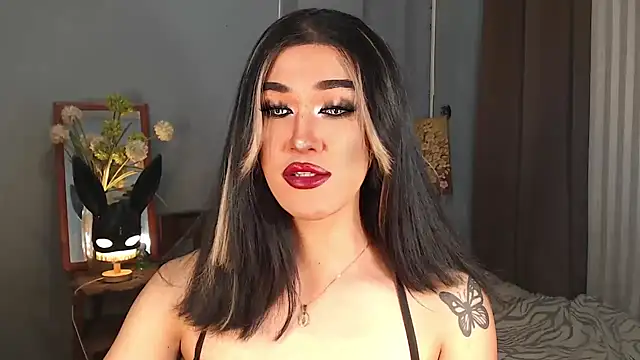 Snapshot of AleinaCroft chatting on September 18, 9:14 am AleinaCroft online show from September 18, 9:14 am