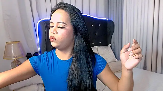 Lorainnelustts online show from October 12, 5:15 pm